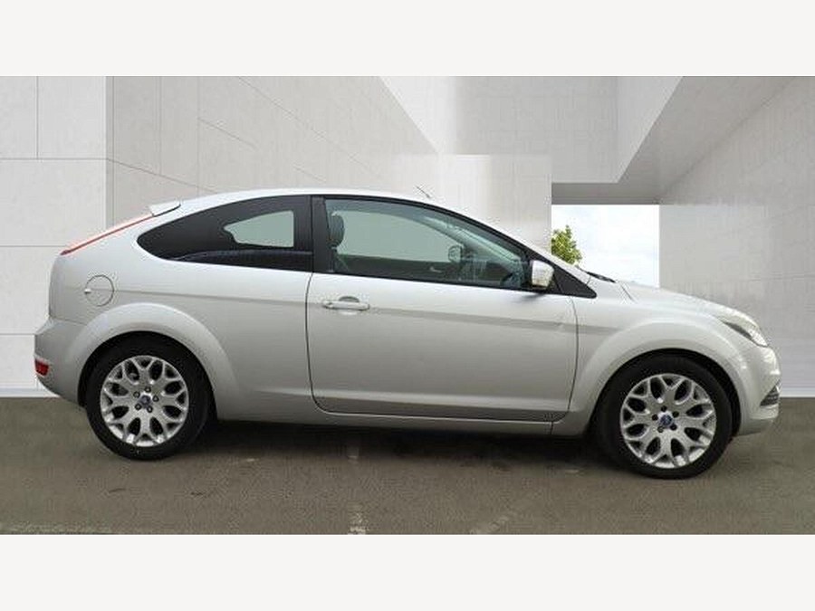 2010 Ford Focus photo 5