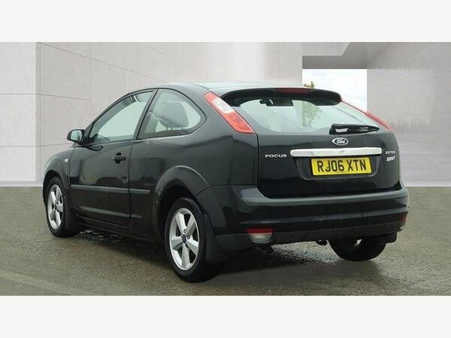 2006 Ford Focus photo 3