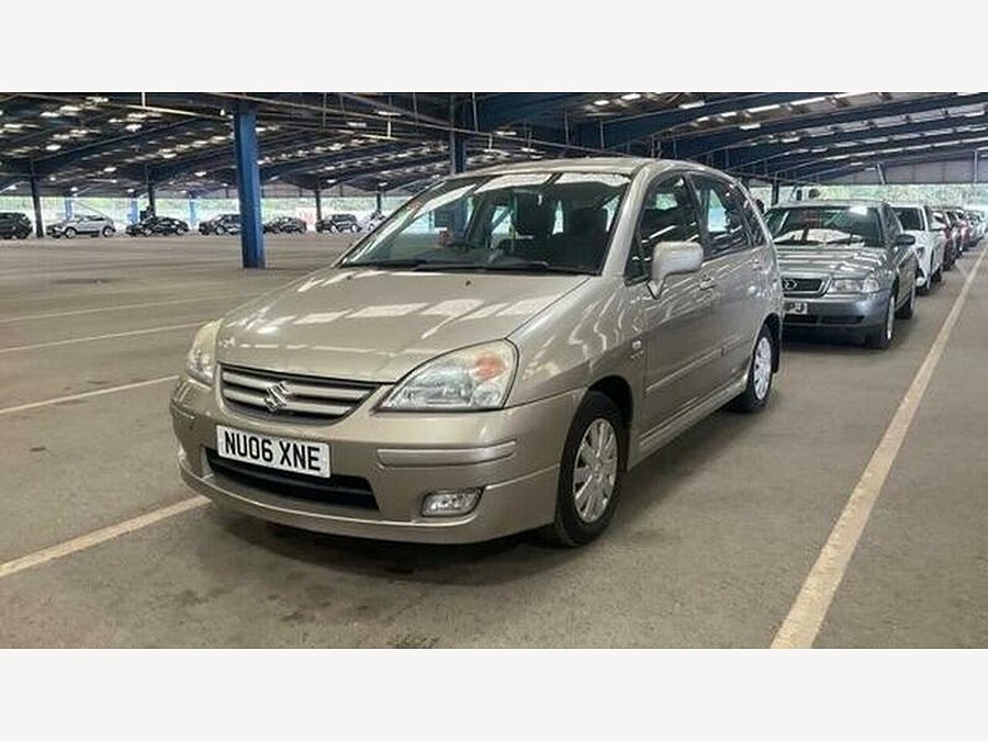 Suzuki Liana photo 2