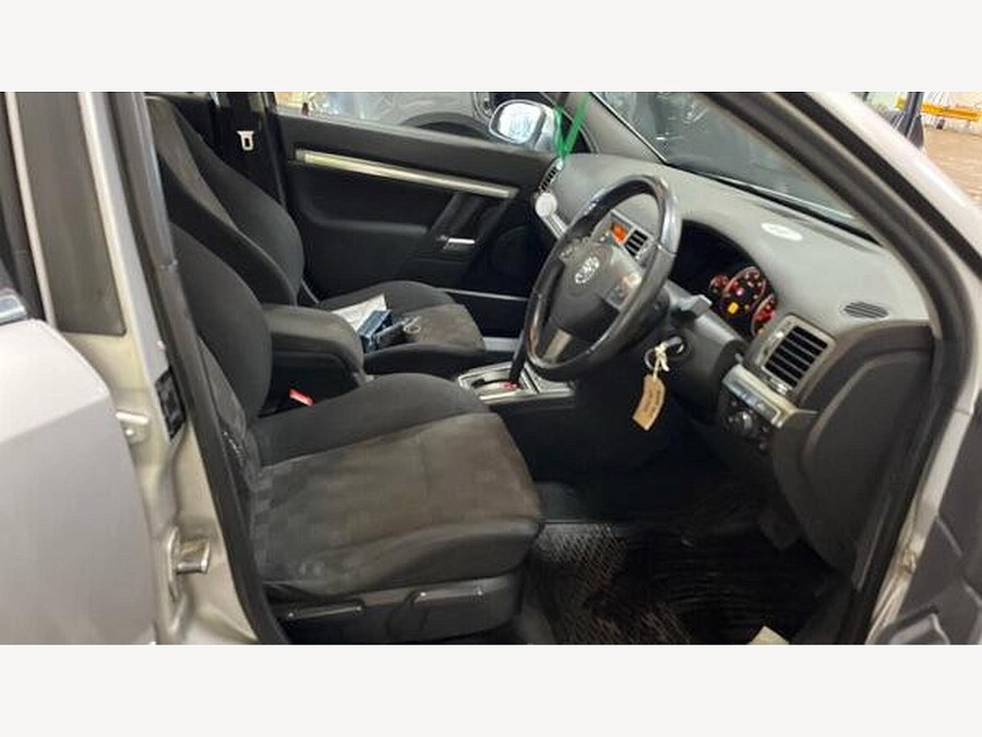 2008 Vauxhall Vectra photo 7