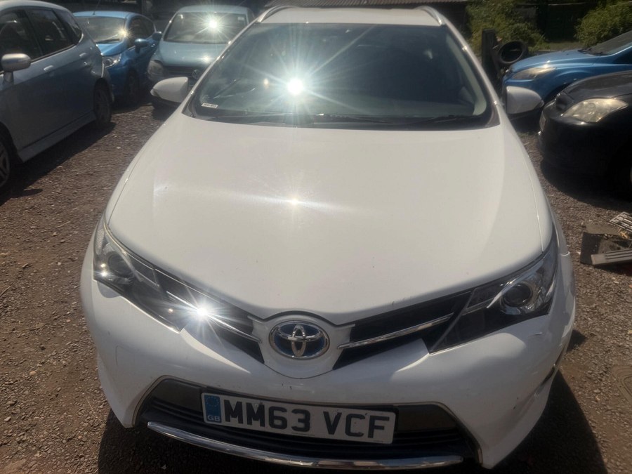 Toyota Auris photo 2