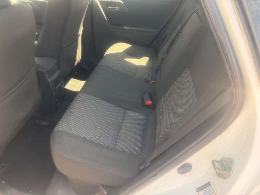 2014 Toyota Auris photo 13