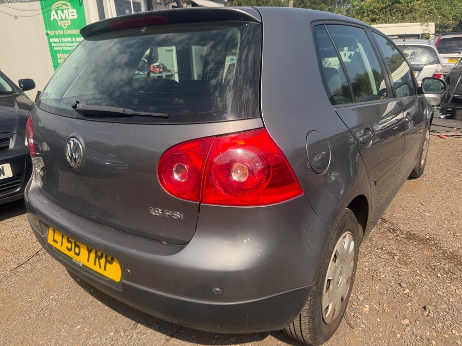 2006 Volkswagen Golf photo 9