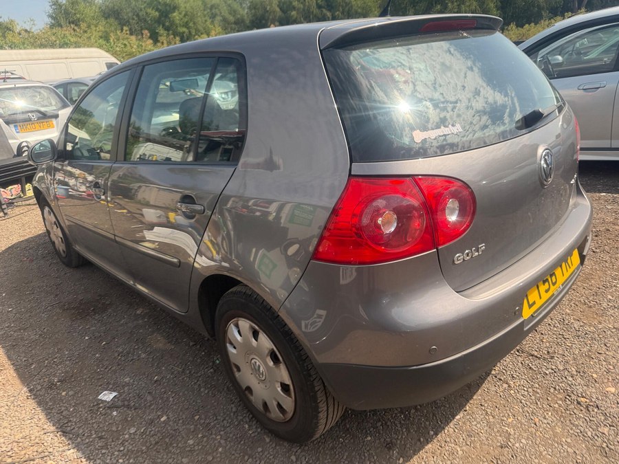 2006 Volkswagen Golf photo 3
