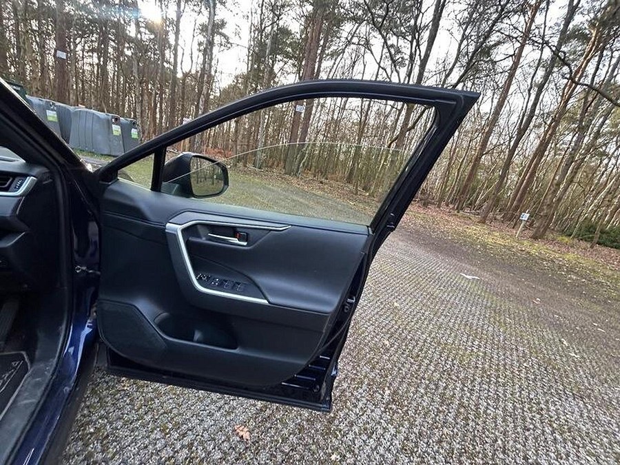 2020 Toyota RAV4 photo 12