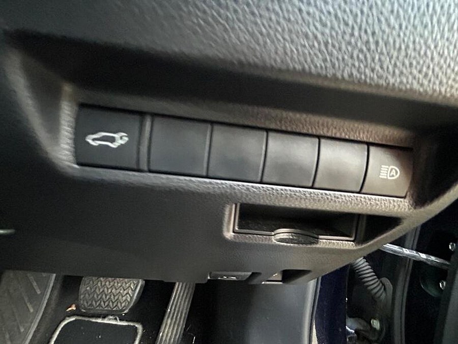 2020 Toyota RAV4 photo 11