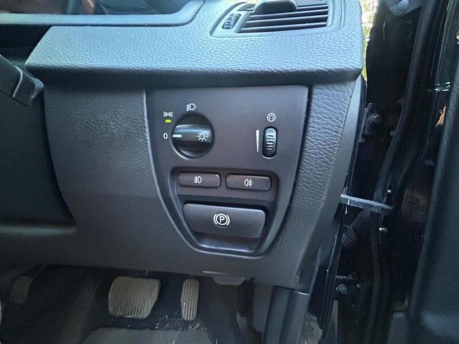2010 Volvo XC90 photo 3