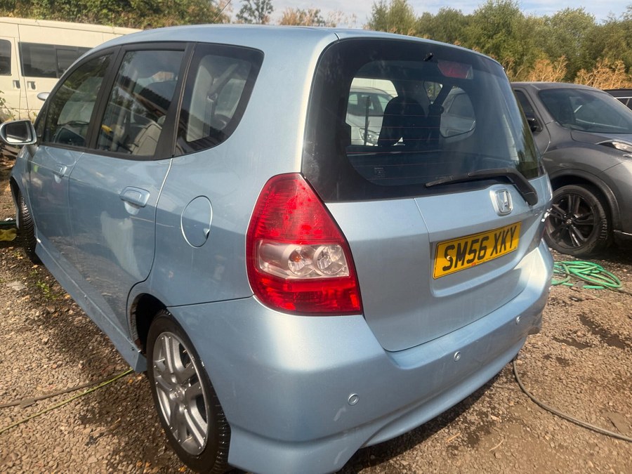Honda Jazz photo 2