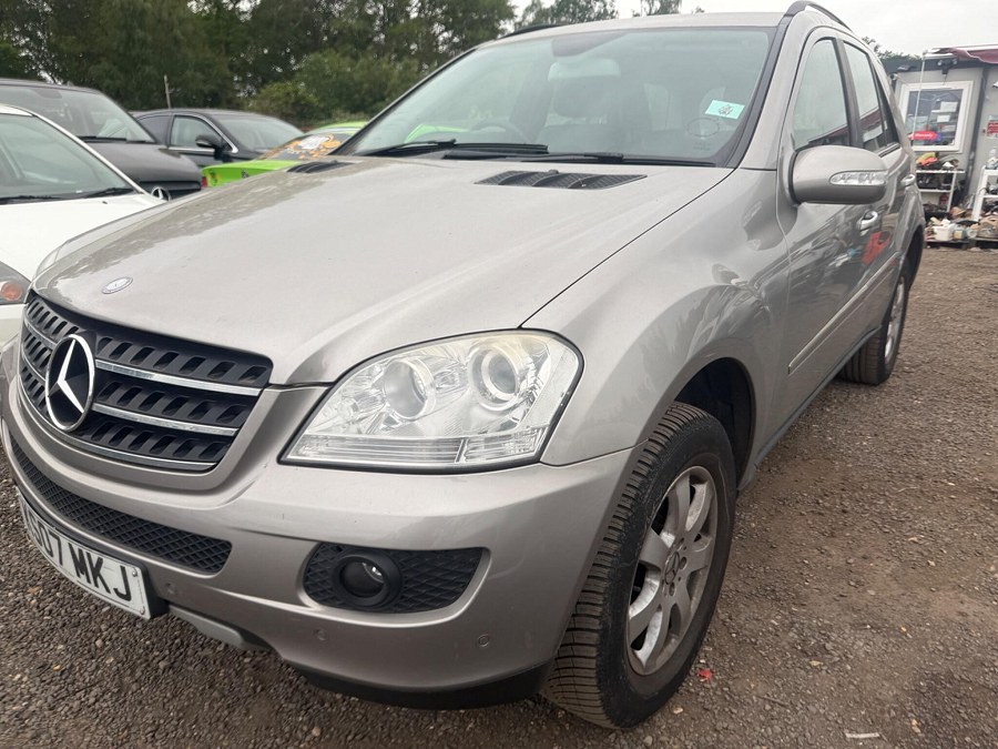 Mercedes-Benz M Class photo 2