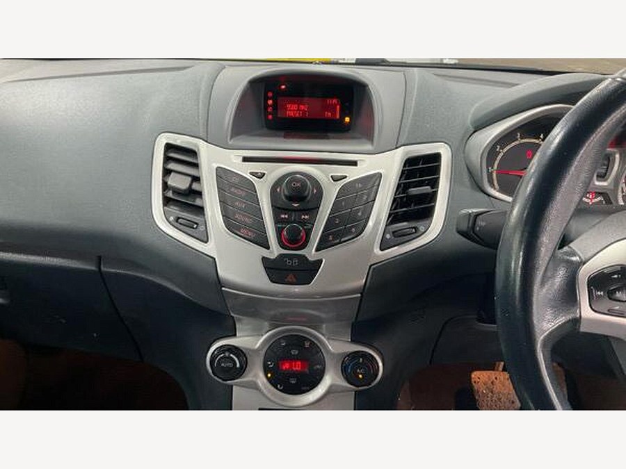2009 Ford Fiesta photo 9