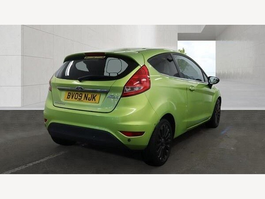 Ford Fiesta photo 2