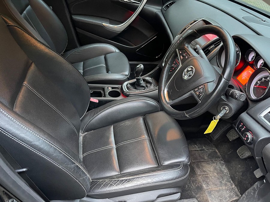 2010 Vauxhall Astra photo 12