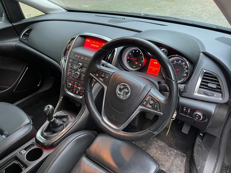 Vauxhall Astra photo 2