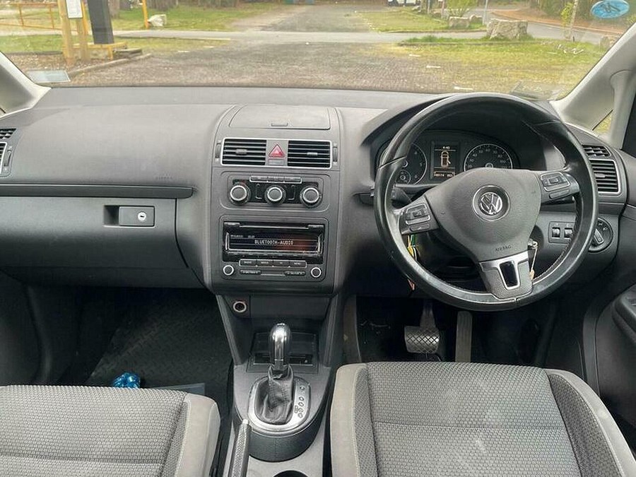 Volkswagen Touran photo 2