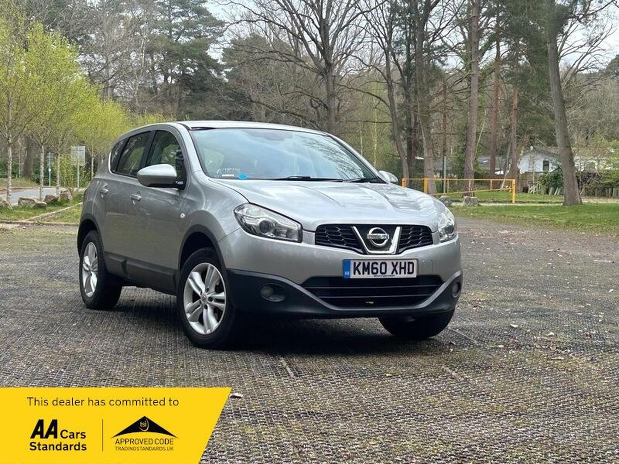 2010 Nissan Qashqai 1.6 Acenta 2WD Euro 5 (s/s) 5dr for sale at AMB Cars