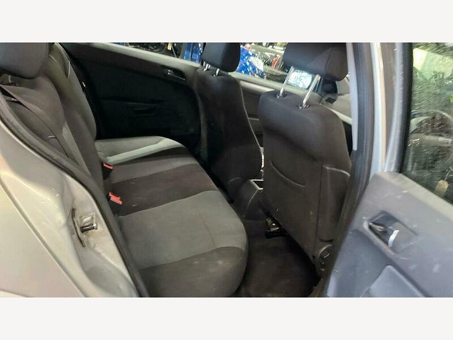 2005 Vauxhall Astra photo 14
