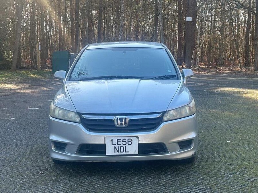2005 Honda Stream photo 12