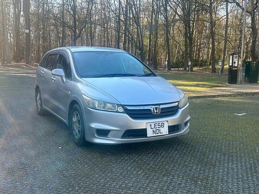 2005 Honda Stream photo 14