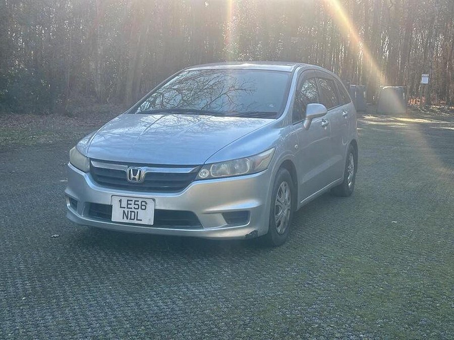 2005 Honda Stream photo 11