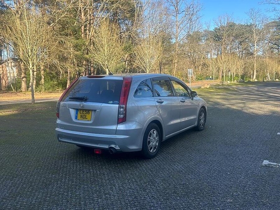 2005 Honda Stream photo 5