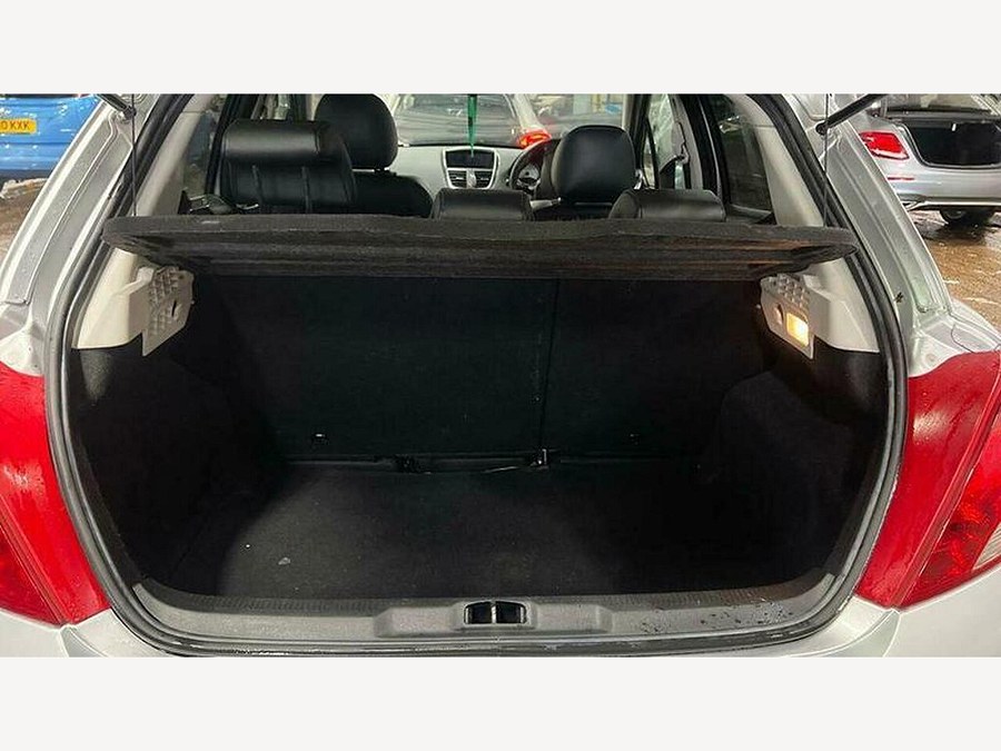 2012 Peugeot 207 photo 13