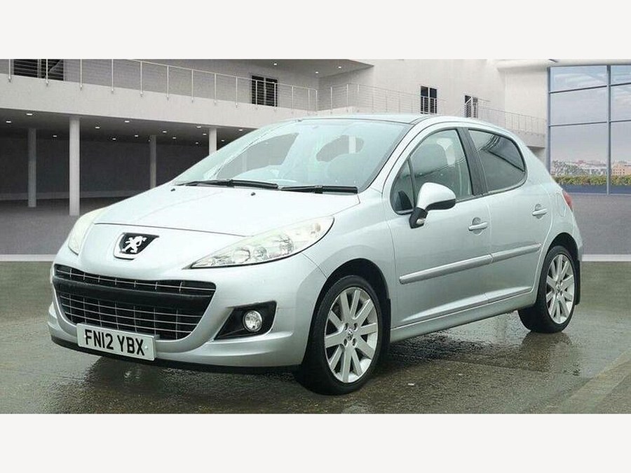 Peugeot 207 photo 2