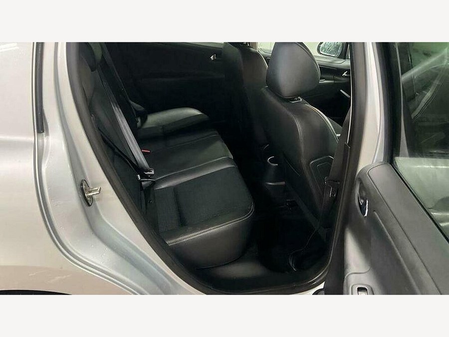 2012 Peugeot 207 photo 14