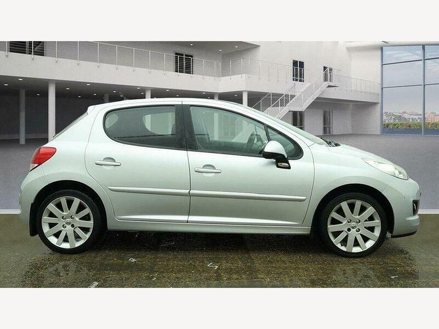 2012 Peugeot 207 photo 6