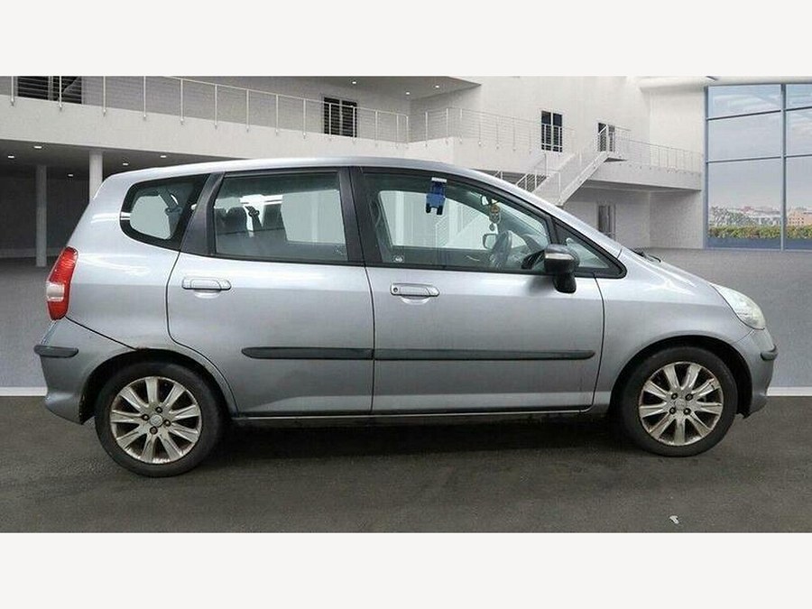 Honda Jazz photo 2