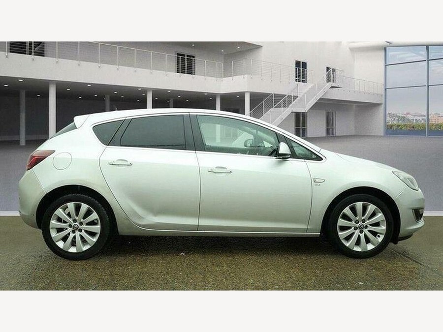 2012 Vauxhall Astra photo 8