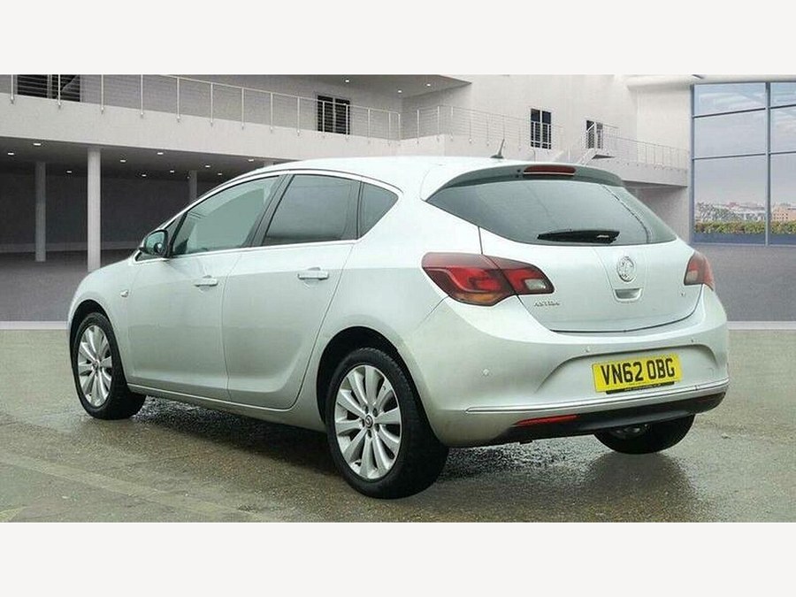 2012 Vauxhall Astra photo 3