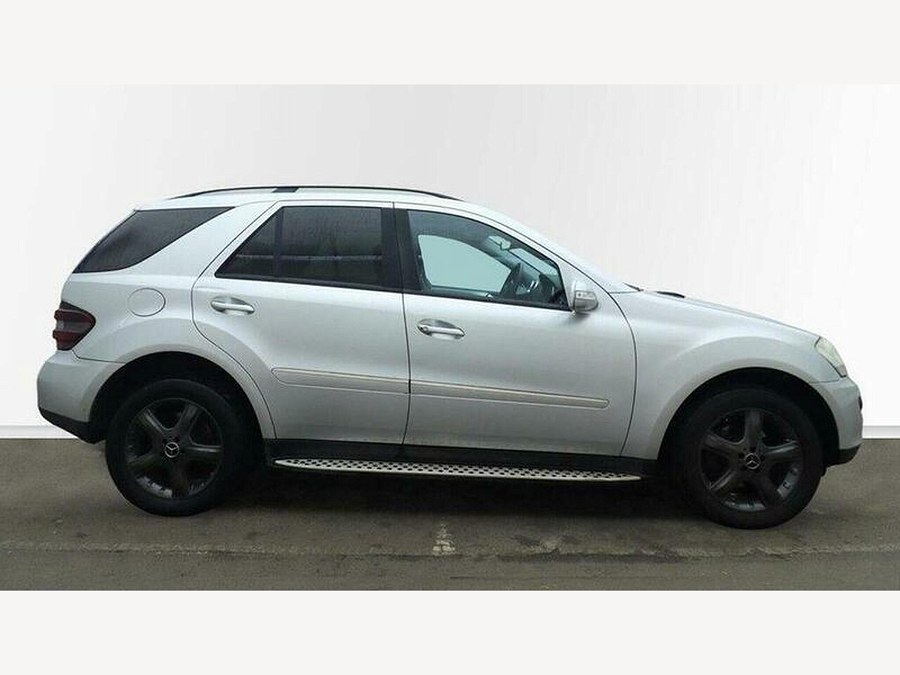 2005 Mercedes-Benz M Class photo 3