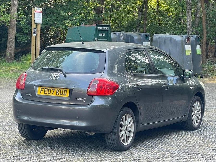 2007 Toyota Auris photo 14