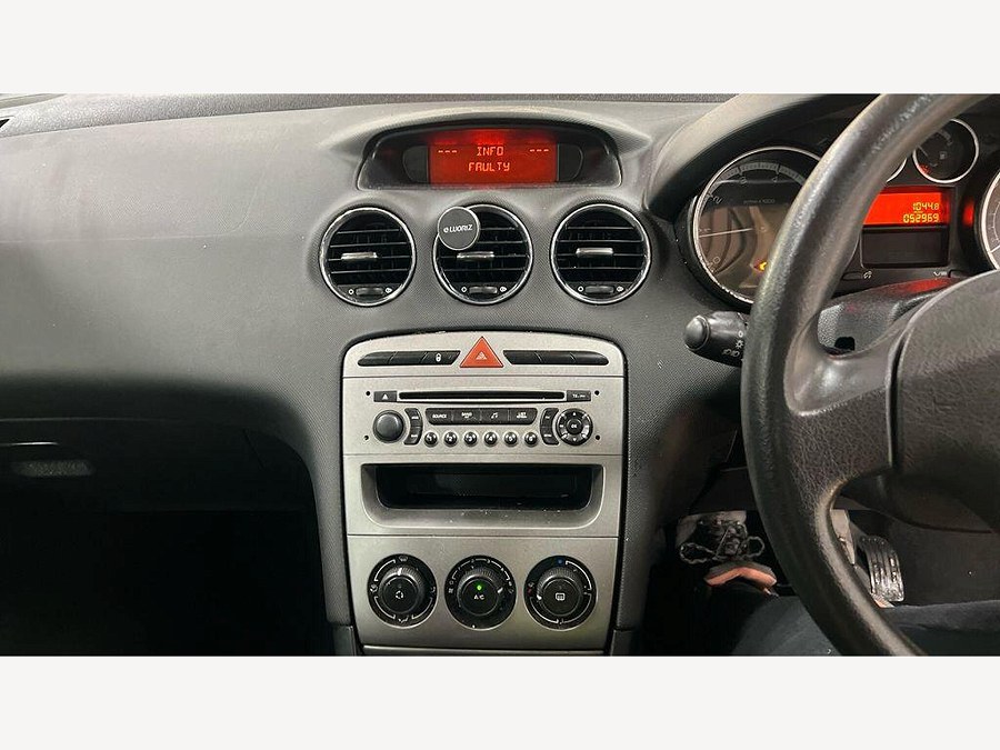 2008 Peugeot 308 photo 14