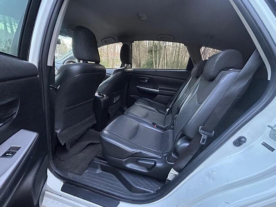 2015 Toyota Prius+ photo 11