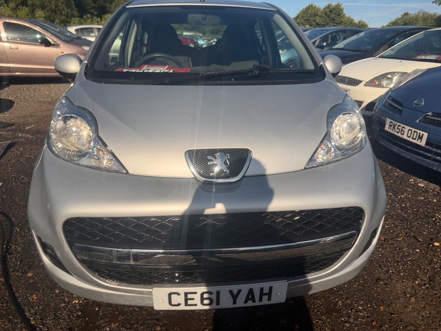 Peugeot 107 photo 2