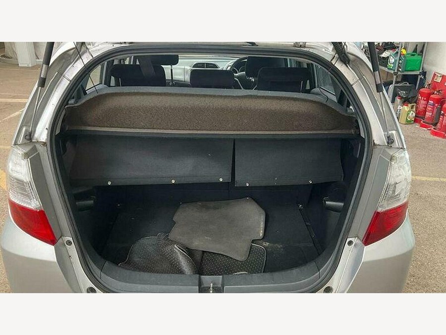 2010 Honda Jazz photo 11