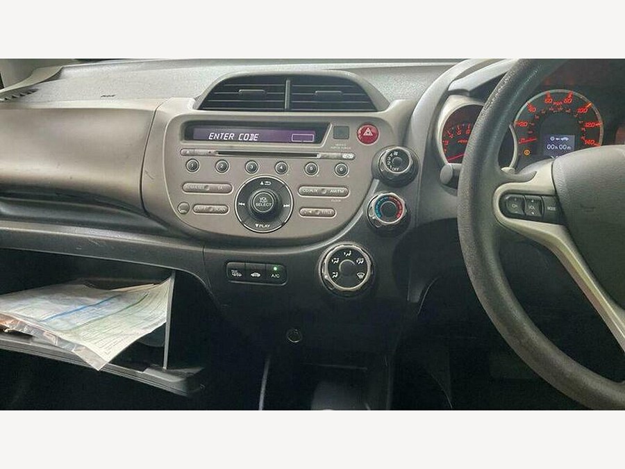 2010 Honda Jazz photo 13