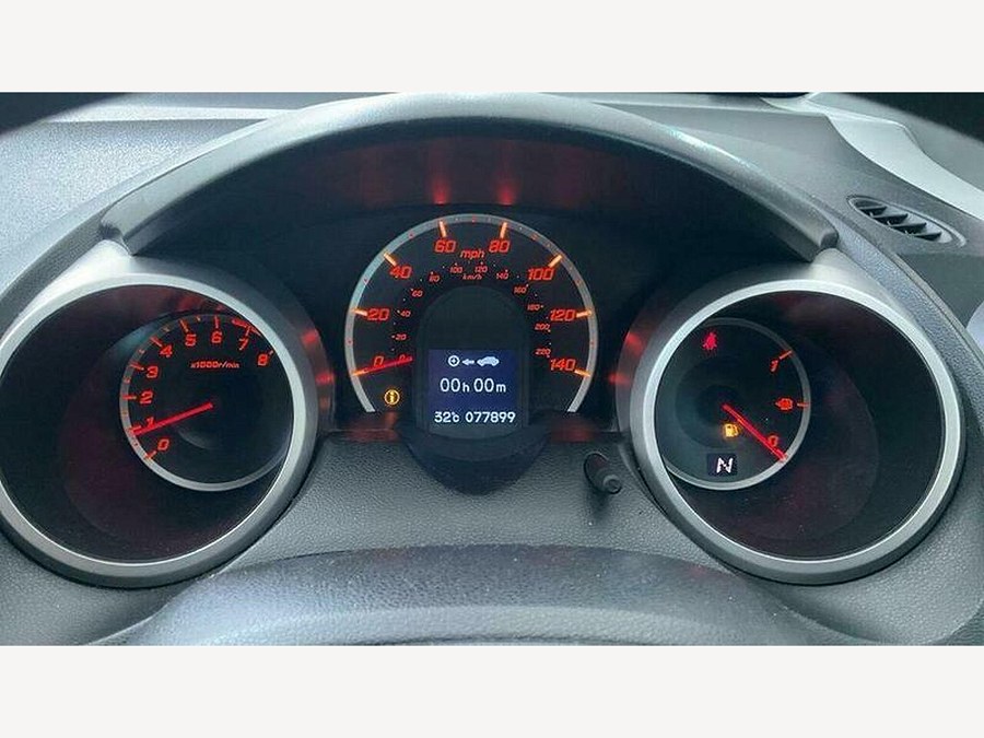 2010 Honda Jazz photo 6