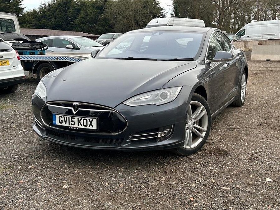 2015 Tesla Model S photo 14