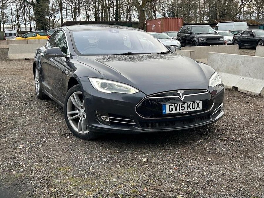 2015 Tesla Model S photo 13