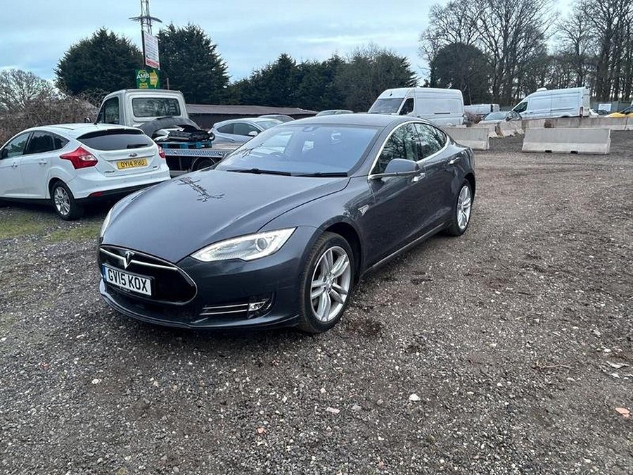 2015 Tesla Model S photo 4