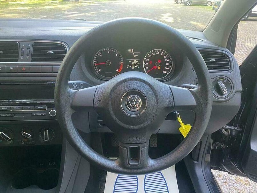 2012 Volkswagen Polo photo 12