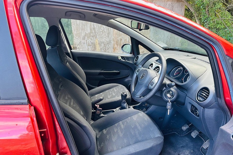 2013 Vauxhall Corsa photo 14