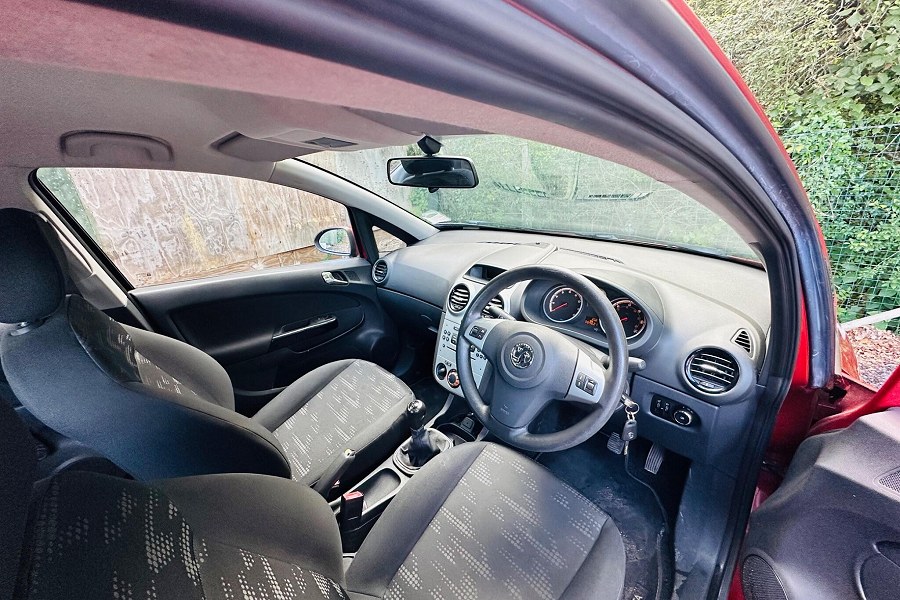 2013 Vauxhall Corsa photo 12