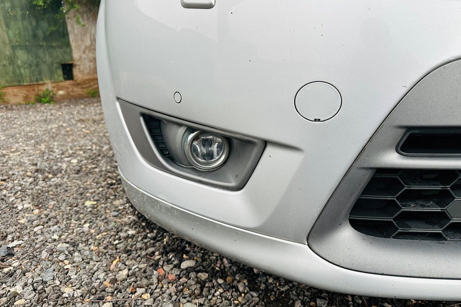 2010 Ford Mondeo photo 11