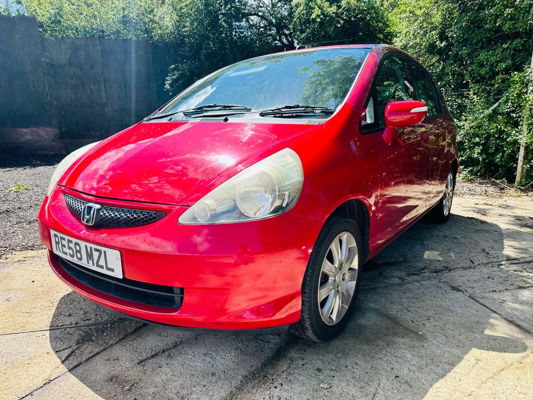 Honda Jazz photo 2