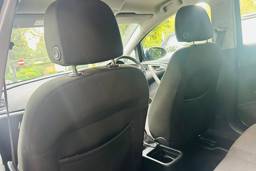 2012 Vauxhall Astra photo 14