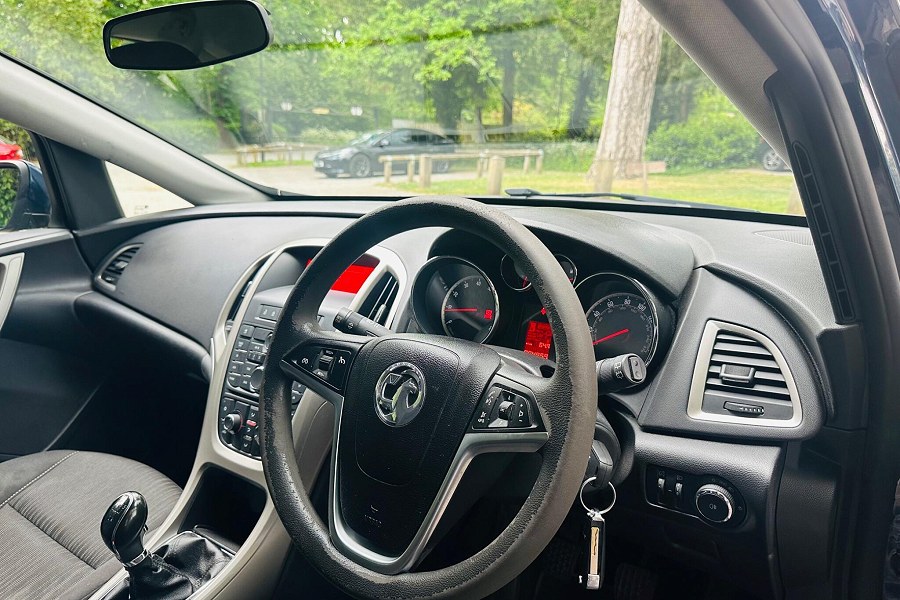 2012 Vauxhall Astra photo 4