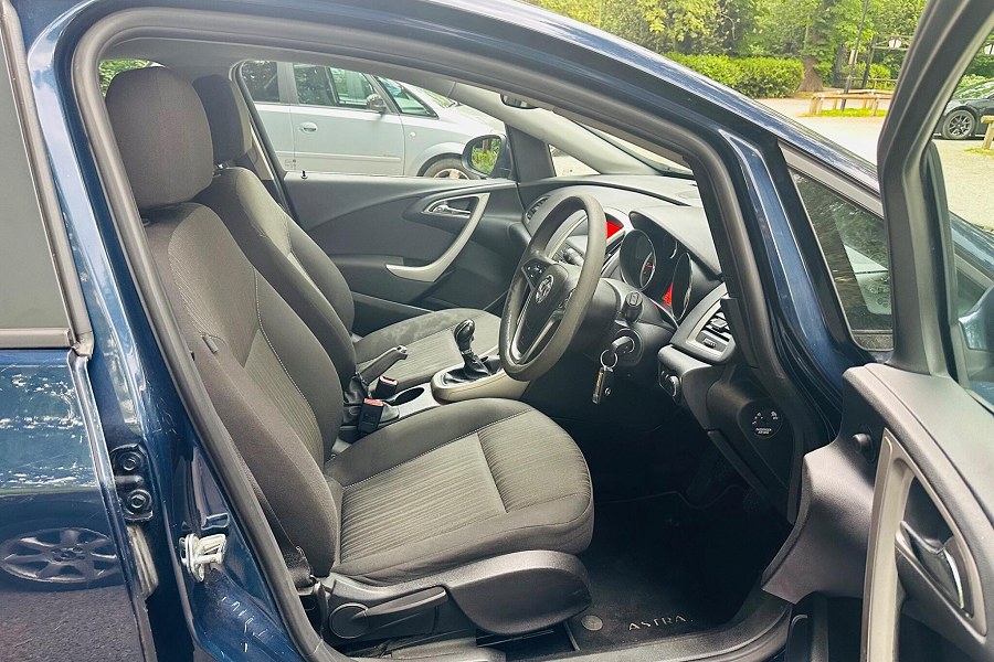 2012 Vauxhall Astra photo 5